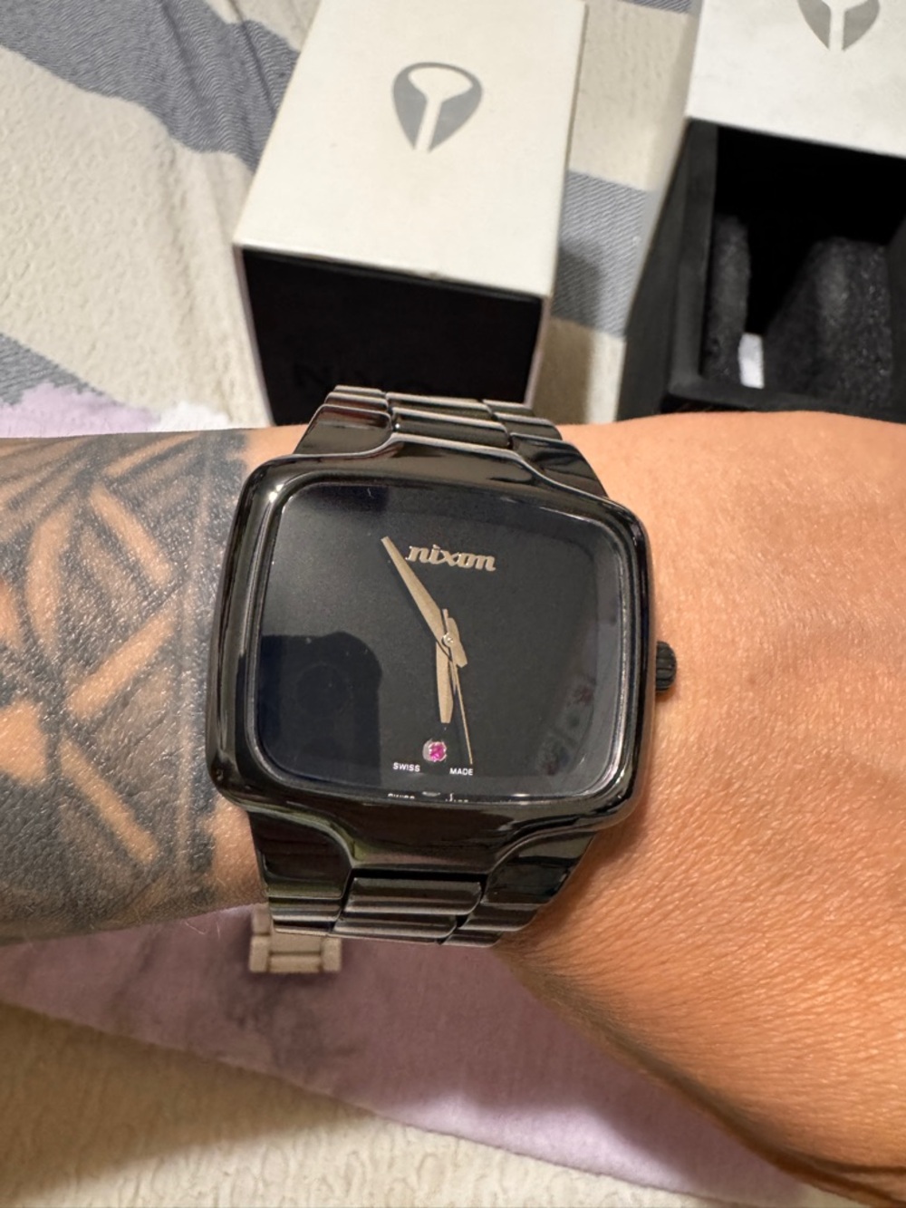 NIXON Black Ceramic Player Automatic
Watch literally new - Picture 8 of 8